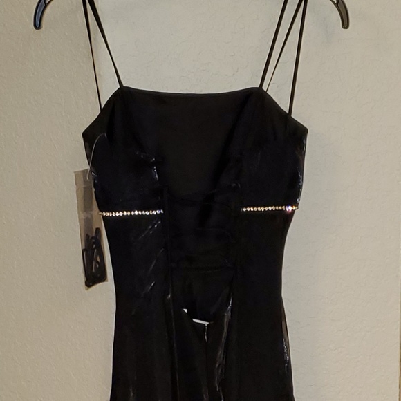 🎉🎉Strapless Tie Back Formal Dress🎉🎉 - Picture 2 of 4